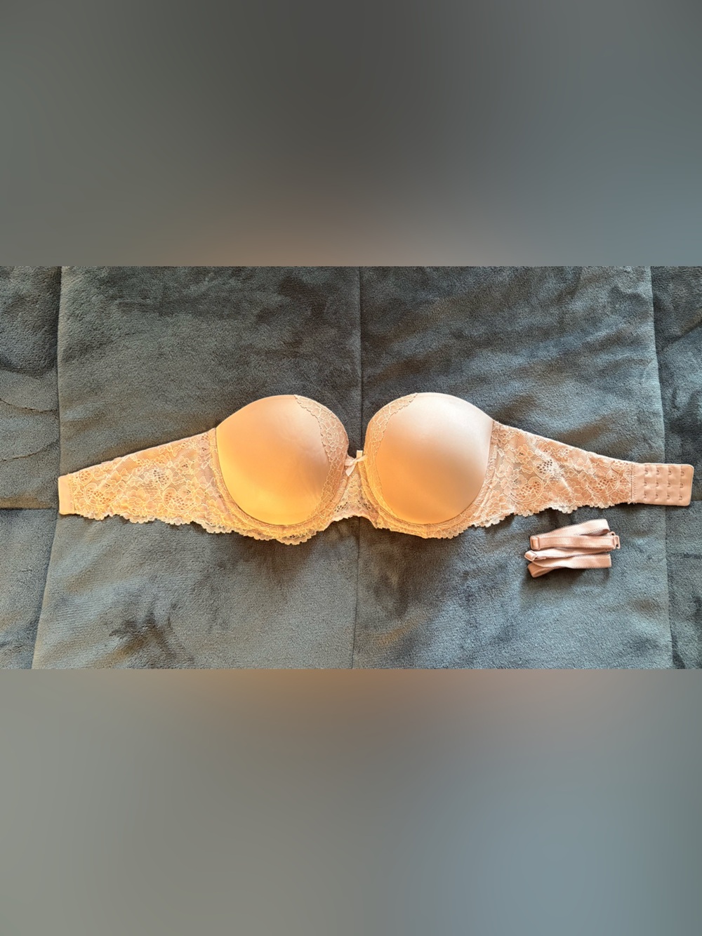 Victoria's Secret Nude Strapless Bra in 34DD